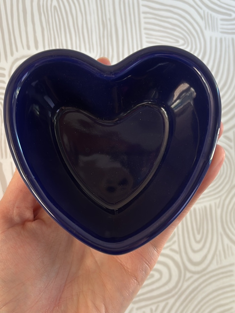 2 Chantal Ceramic Heart Baking Dishes - Picture 3 of 4